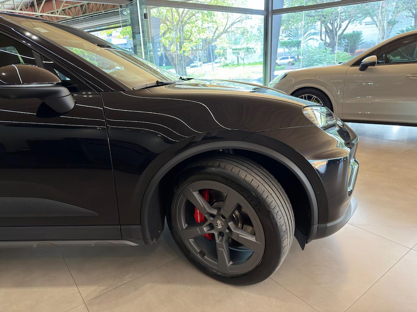 Foto do veículo PORSCHE MACAN  E4S 2025 7.700 KM 650.000,00