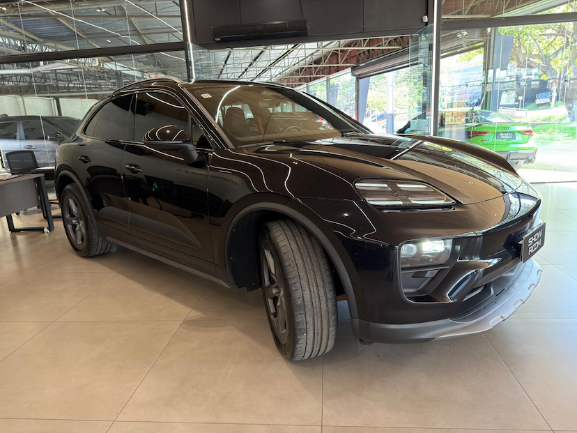 Foto do veículo PORSCHE MACAN  E4S 2025 7.700 KM 650.000,00