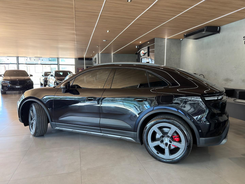 Foto do veículo PORSCHE MACAN  E4S 2025 7.700 KM 650.000,00