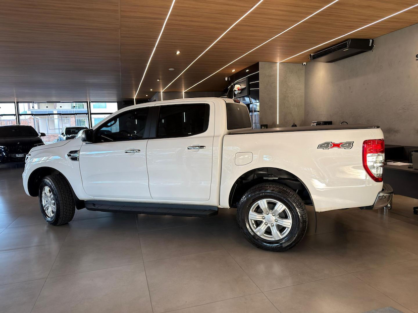 Foto do veículo FORD RANGER  XLTCD4A32C 2023 48.755 KM 185.000,00