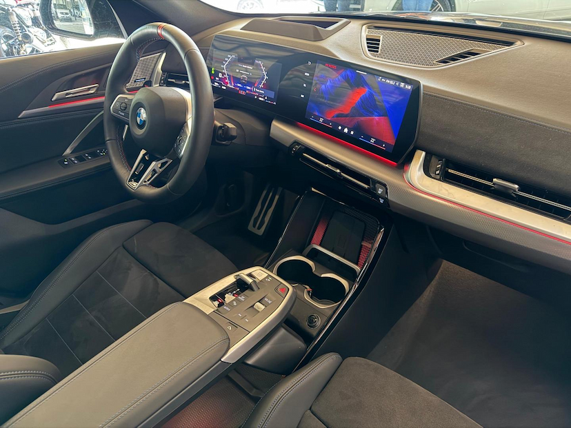 Foto do veículo BMW X2  M35I 2025 13.400 KM 459.000,00