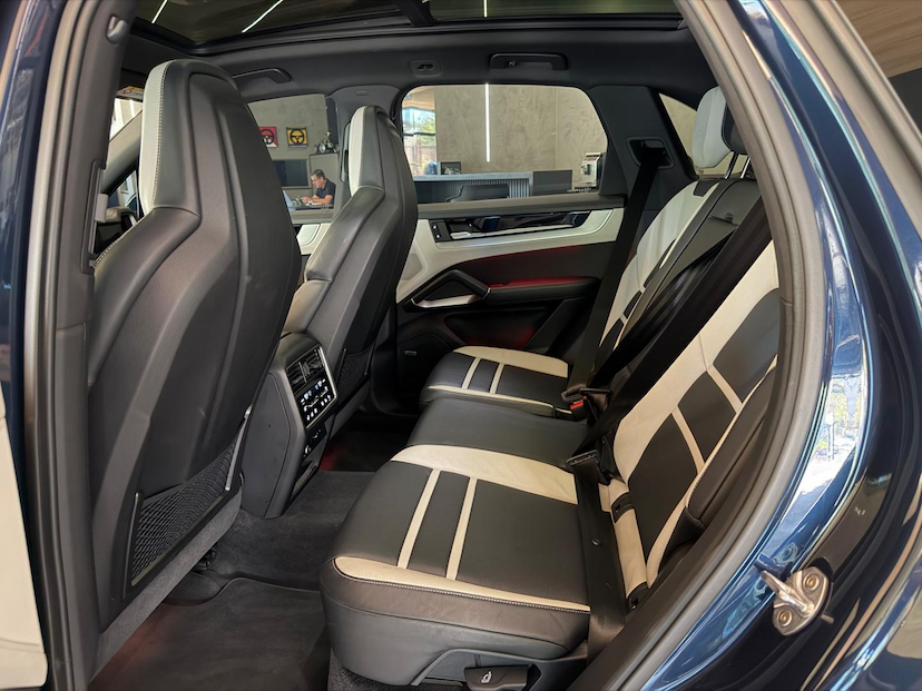 Foto do veículo PORSCHE CAYENNE  PHEV 2025 17.014 KM 780.000,00