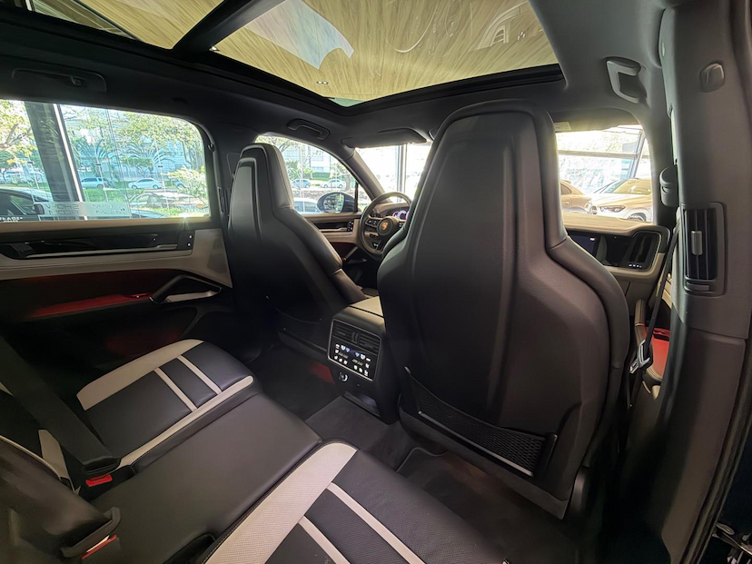 Foto do veículo PORSCHE CAYENNE  PHEV 2025 17.014 KM 780.000,00