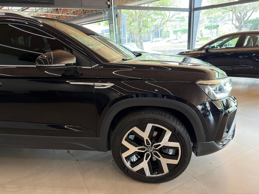 Foto do veículo VOLKSWAGEN TAOS  HL TSI 2023 39.000 KM 146.000,00