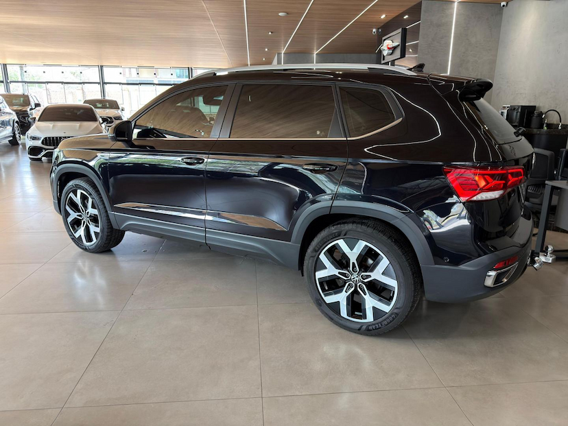 Foto do veículo VOLKSWAGEN TAOS  HL TSI 2023 39.000 KM 146.000,00