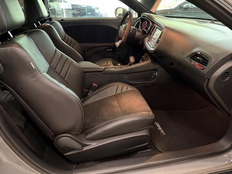 Foto do veículo DODGE CHALLENGER  SRT HELLCAT JAILBREAK 2023 100 KM 1.390.000,00