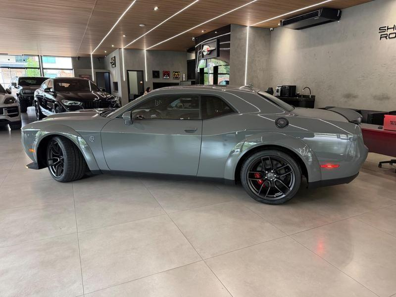 Foto do veículo DODGE CHALLENGER  SRT HELLCAT JAILBREAK 2023 100 KM 1.390.000,00