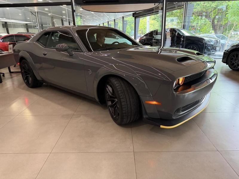 Foto do veículo DODGE CHALLENGER  SRT HELLCAT JAILBREAK 2023 100 KM 1.390.000,00