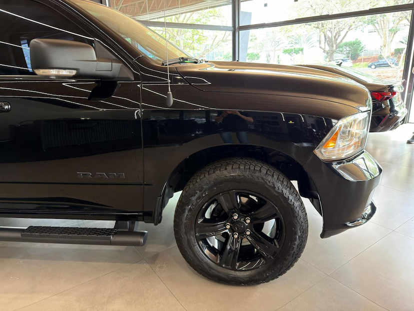 Foto do veículo RAM CLASSIC  LAIE 2023 43.900 KM 275.000,00
