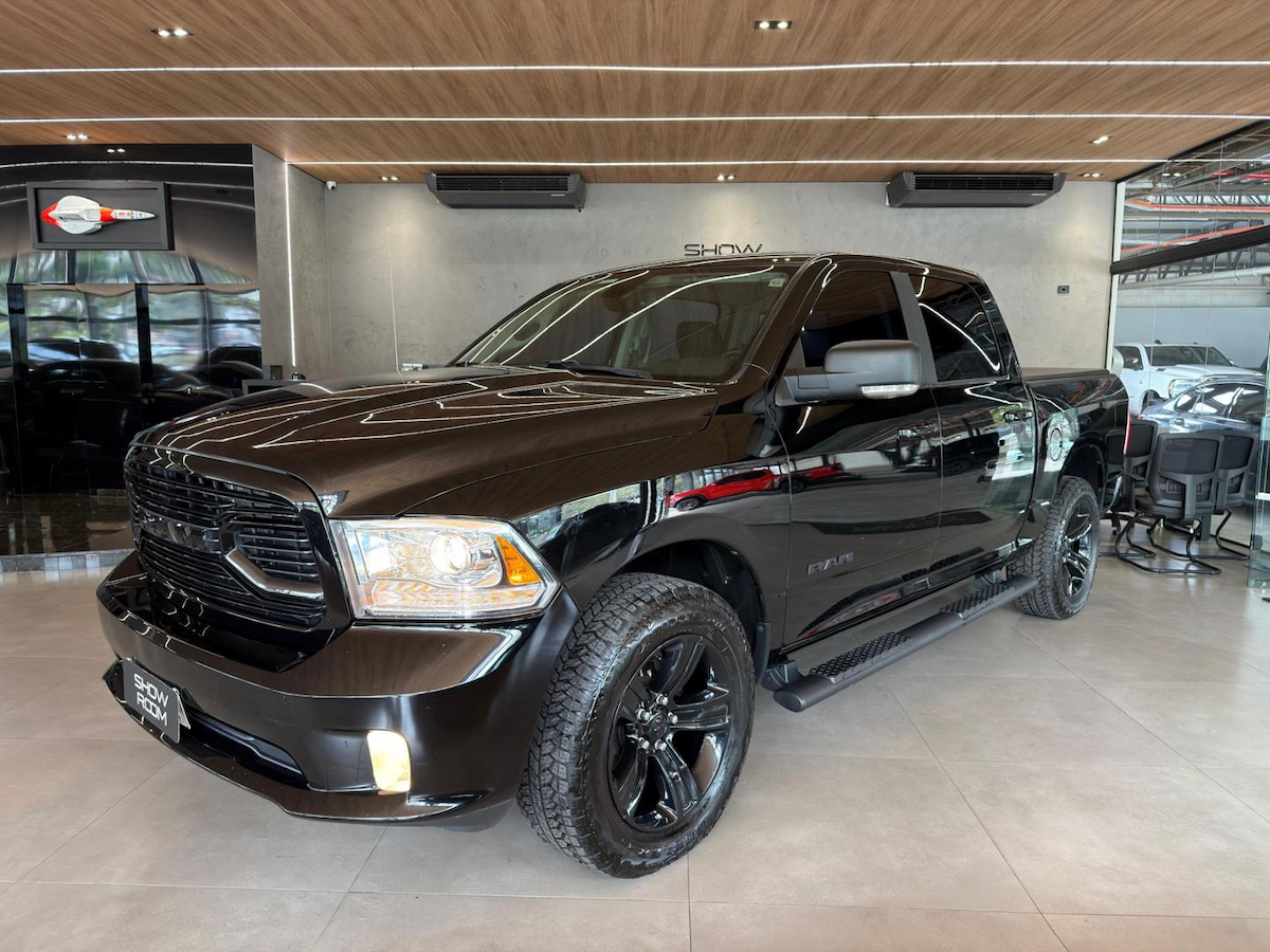 Foto do veículo RAM CLASSIC  LAIE 2023/2023 43.900 KM R$ 275.000,00