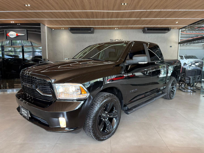 Foto do veículo RAM CLASSIC  LAIE 2023 43.900 KM 275.000,00