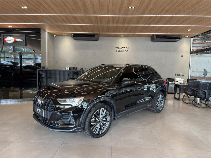Foto do veículo AUDI Q3  1.4TFSI 2021 22.842 KM 189.000,00