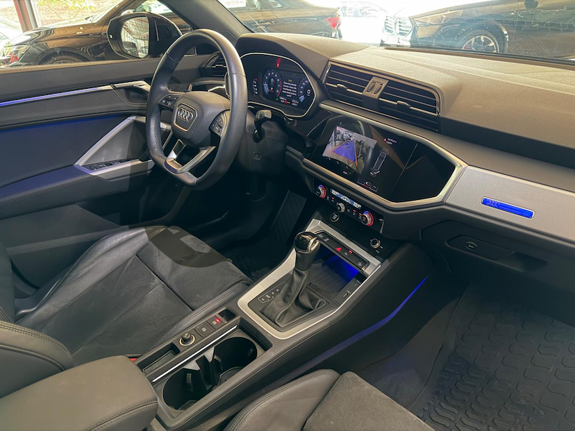 Foto do veículo AUDI Q3  1.4TFSI 2021 22.842 KM 189.000,00
