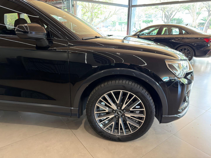 Foto do veículo AUDI Q3  1.4TFSI 2021 22.842 KM 189.000,00