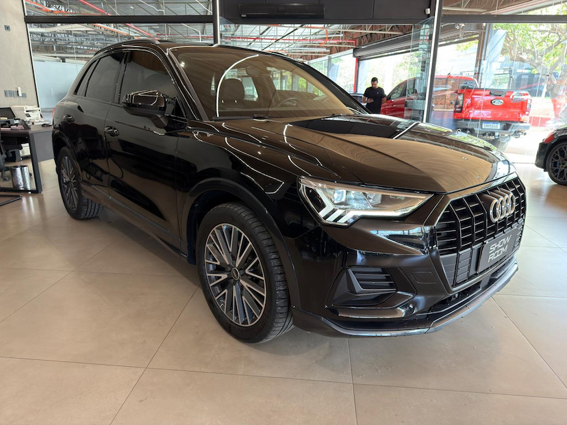 Foto do veículo AUDI Q3  1.4TFSI 2021 22.842 KM 189.000,00