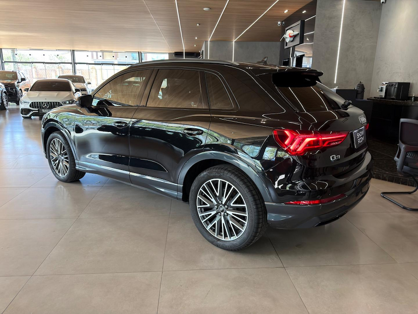 Foto do veículo AUDI Q3  1.4TFSI 2021 22.842 KM 189.000,00
