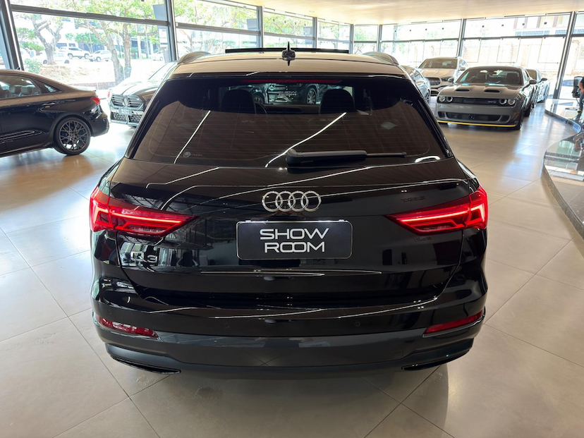 Foto do veículo AUDI Q3  1.4TFSI 2021 22.842 KM 189.000,00