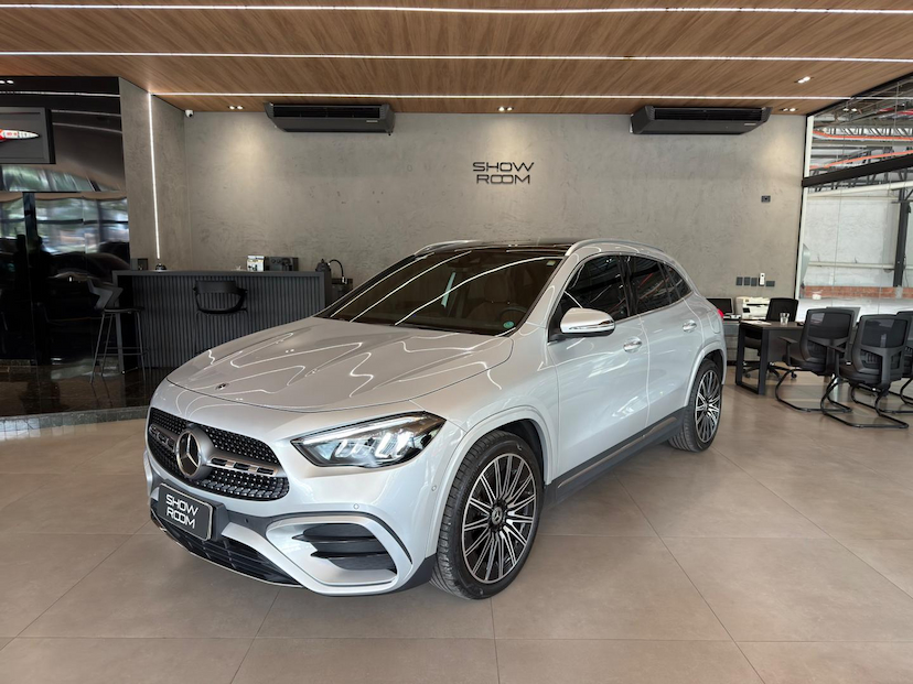 Foto do veículo MERCEDES-BENZ GLA 200 GLA200 AMG LINE 2024 12.000 KM 290.000,00