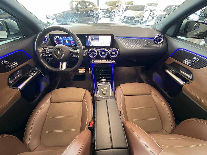 Foto do veículo MERCEDES-BENZ GLA 200 GLA200 AMG LINE 2024 12.000 KM 290.000,00