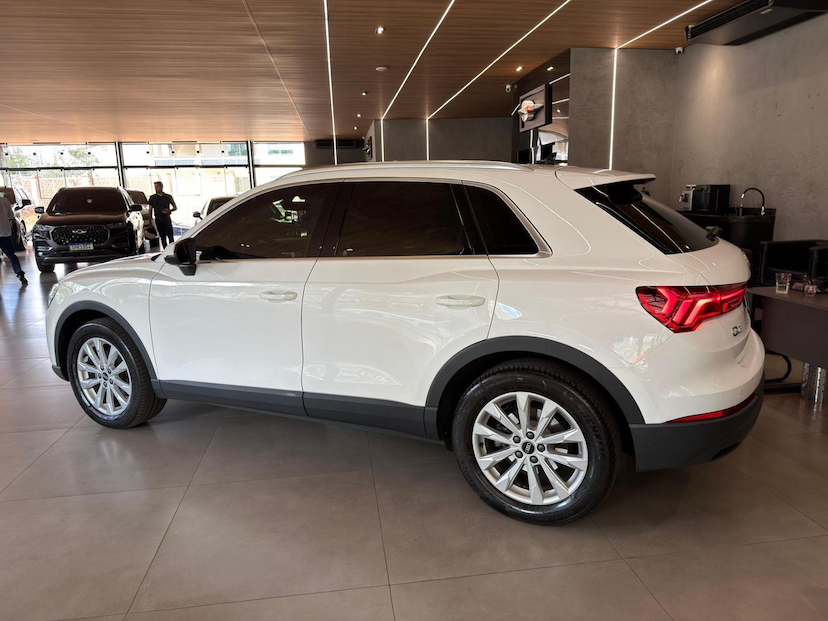 Foto do veículo AUDI Q3  1.4TFSI 2021 28.000 KM 159.000,00