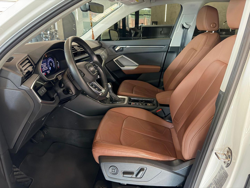 Foto do veículo AUDI Q3  1.4TFSI 2021 28.000 KM 159.000,00