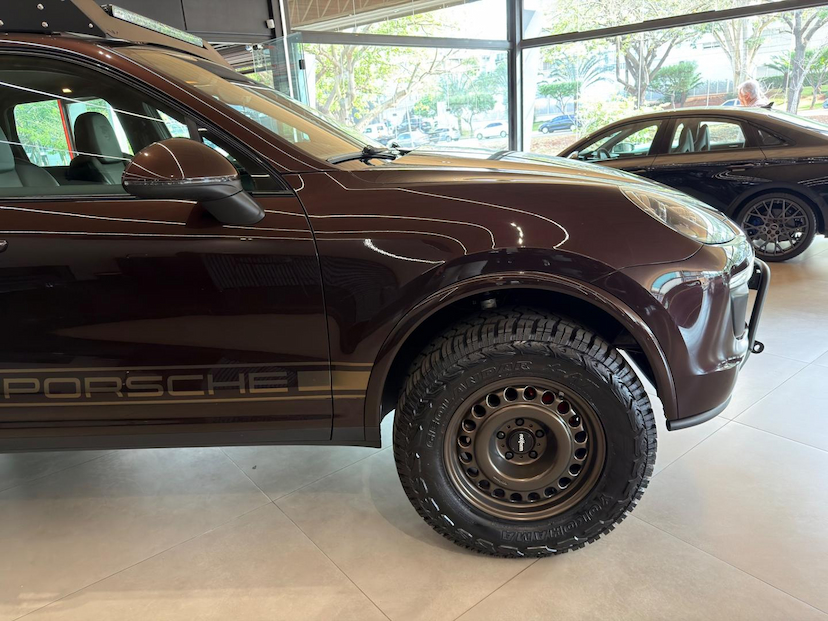 Foto do veículo PORSCHE CAYENNE  V6 2018 75.214 KM 390.000,00