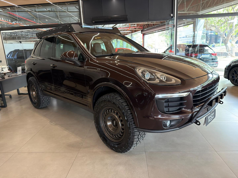 Foto do veículo PORSCHE CAYENNE  V6 2018 75.214 KM 390.000,00