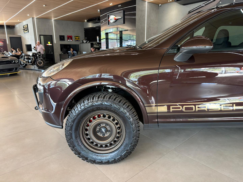 Foto do veículo PORSCHE CAYENNE  V6 2018 75.214 KM 390.000,00