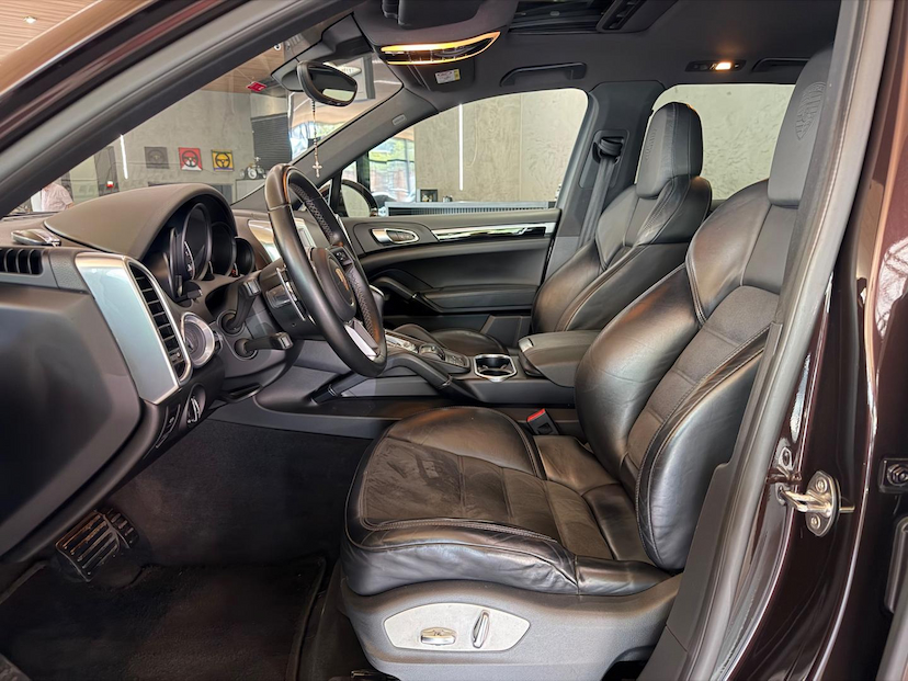 Foto do veículo PORSCHE CAYENNE  V6 2018 75.214 KM 390.000,00