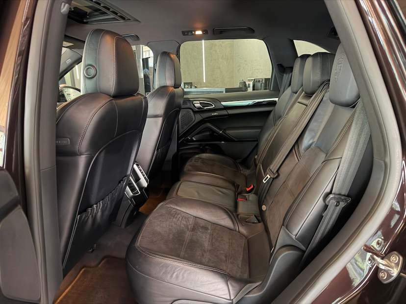 Foto do veículo PORSCHE CAYENNE  V6 2018 75.214 KM 390.000,00