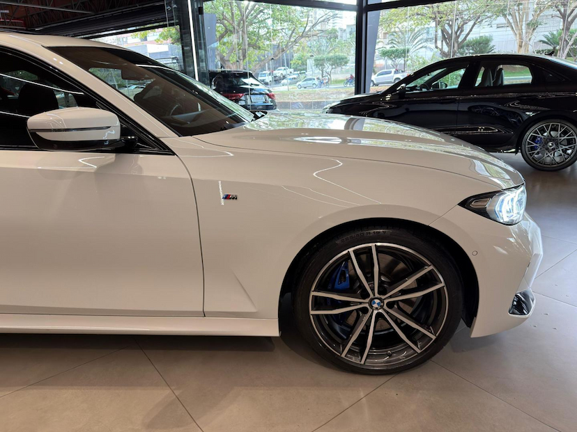 Foto do veículo BMW 320I  M SPORT FLEX 2024 23.400 KM 279.000,00