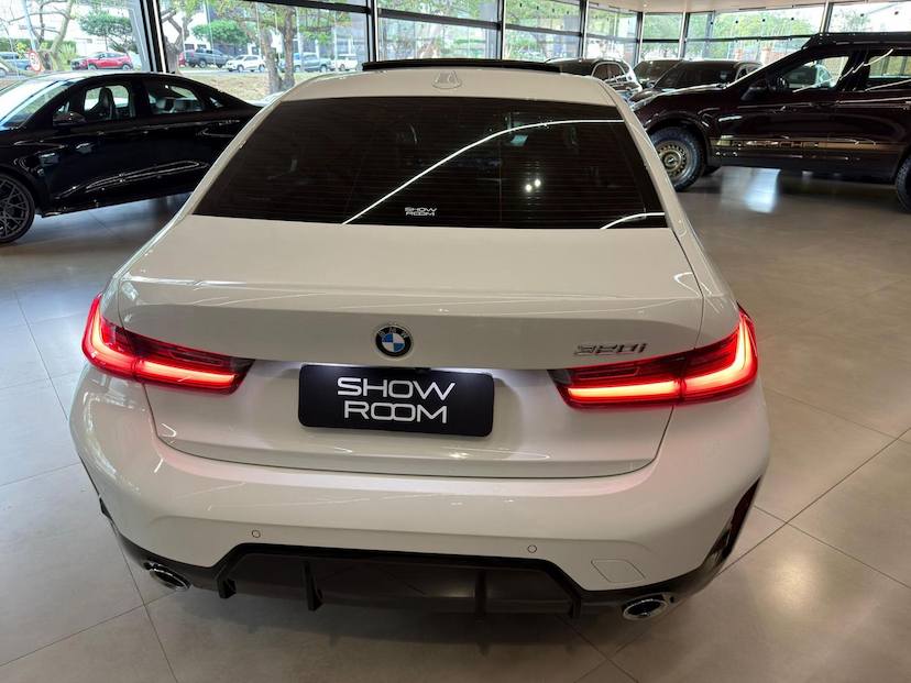 Foto do veículo BMW 320I  M SPORT FLEX 2024 23.400 KM 279.000,00