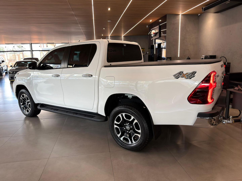 Foto do veículo TOYOTA HILUX  CD SRV 4FD 2025 9.600 KM 274.000,00