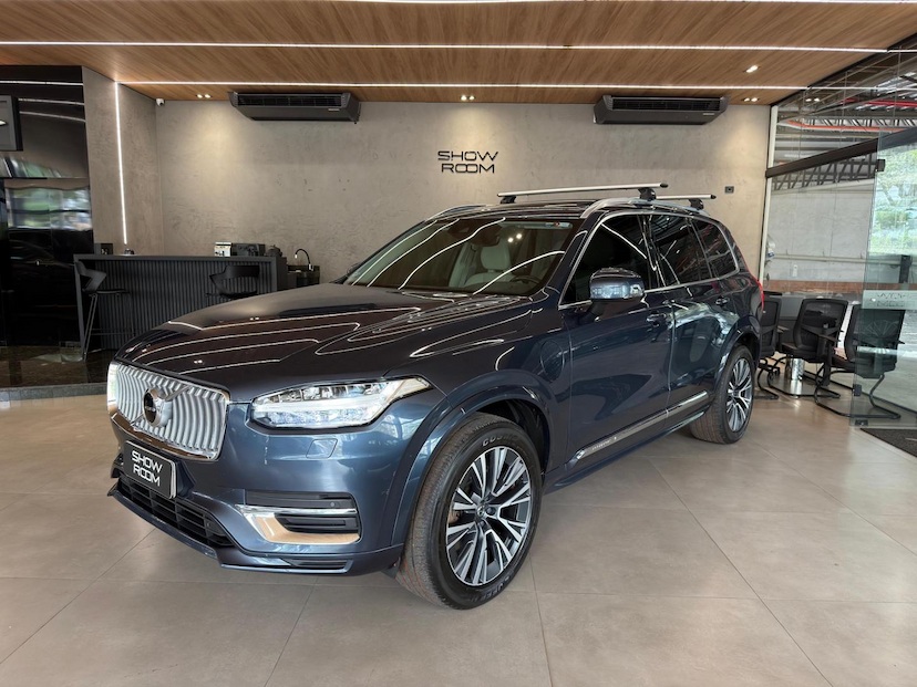 Foto do veículo VOLVO XC90  T8 MOMENTUM 2021 57.000 KM 235.000,00