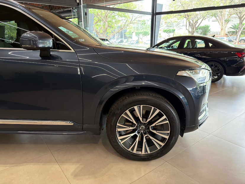Foto do veículo VOLVO XC90  T8 MOMENTUM 2021 57.000 KM 235.000,00
