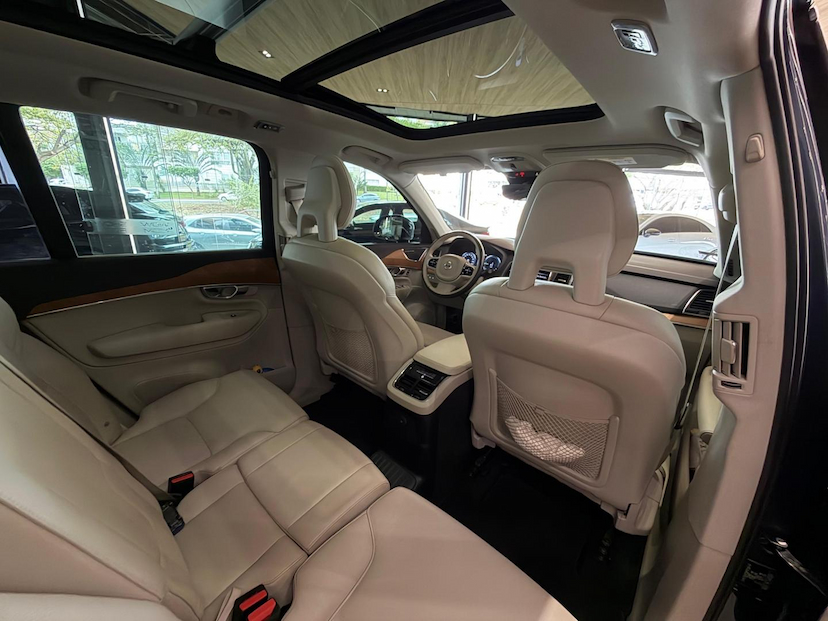 Foto do veículo VOLVO XC90  T8 MOMENTUM 2021 57.000 KM 235.000,00