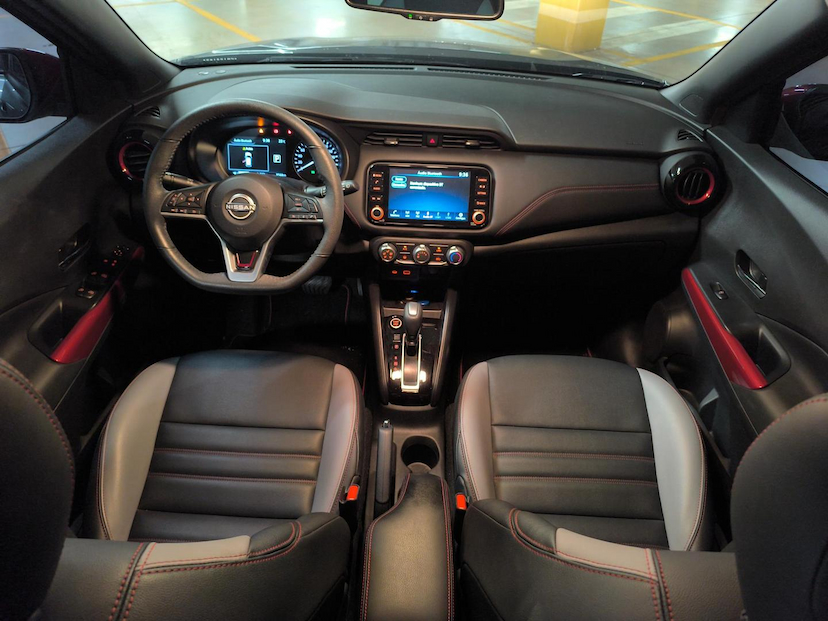 Foto do veículo NISSAN KICKS  XPLAY CVT 2023 8.600 KM 107.000,00