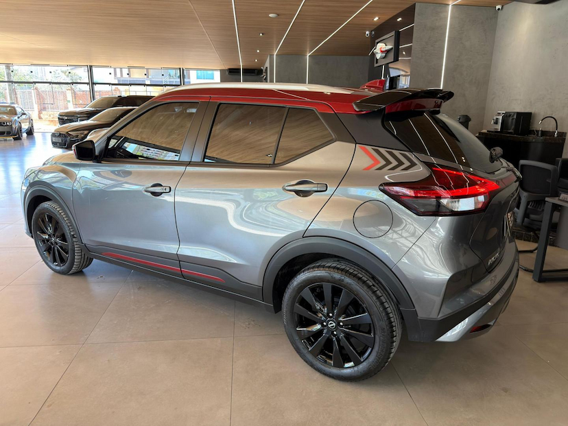 Foto do veículo NISSAN KICKS  XPLAY CVT 2023 8.600 KM 107.000,00