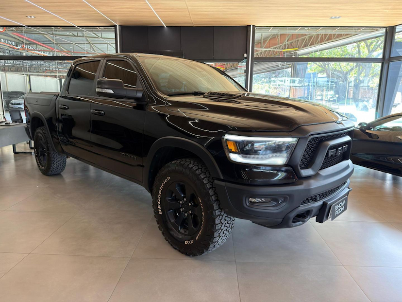 Foto do veículo RAM 1500  REBEL HEMI 2022 68.100 KM 319.000,00