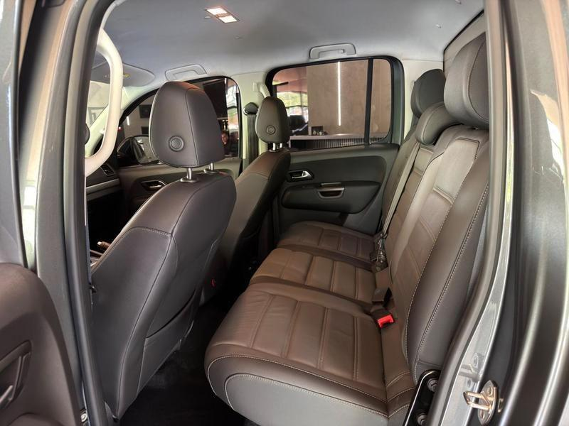 Foto do veículo VOLKSWAGEN AMAROK  V6 HIGH 2023 35.262 KM 195.000,00