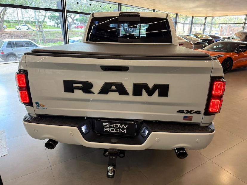 Foto do veículo RAM CLASSIC  LAIE 2022 34.645 KM 255.000,00