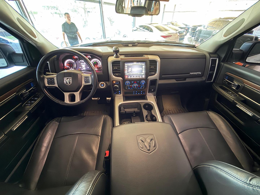 Foto do veículo RAM CLASSIC  LAIE 2022 34.645 KM 255.000,00
