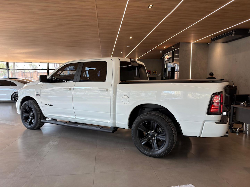 Foto do veículo RAM CLASSIC  LAIE 2022 34.645 KM 255.000,00
