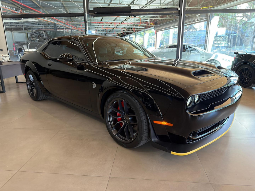 Foto do veículo DODGE CHALLENGER  SRT HELLCAT JAILBREAK 2023 100 KM 1.300.000,00