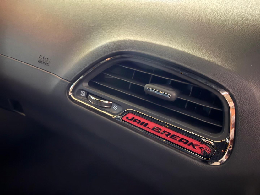Foto do veículo DODGE CHALLENGER  SRT HELLCAT JAILBREAK 2023 100 KM 1.300.000,00