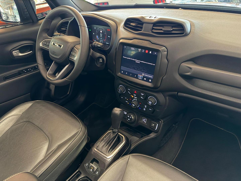 Foto do veículo JEEP RENEGADE  S T2704X4T 2024 22.818 KM 123.000,00