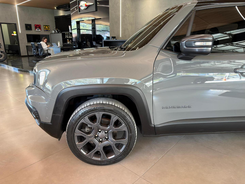 Foto do veículo JEEP RENEGADE  S T2704X4T 2024 22.818 KM 123.000,00