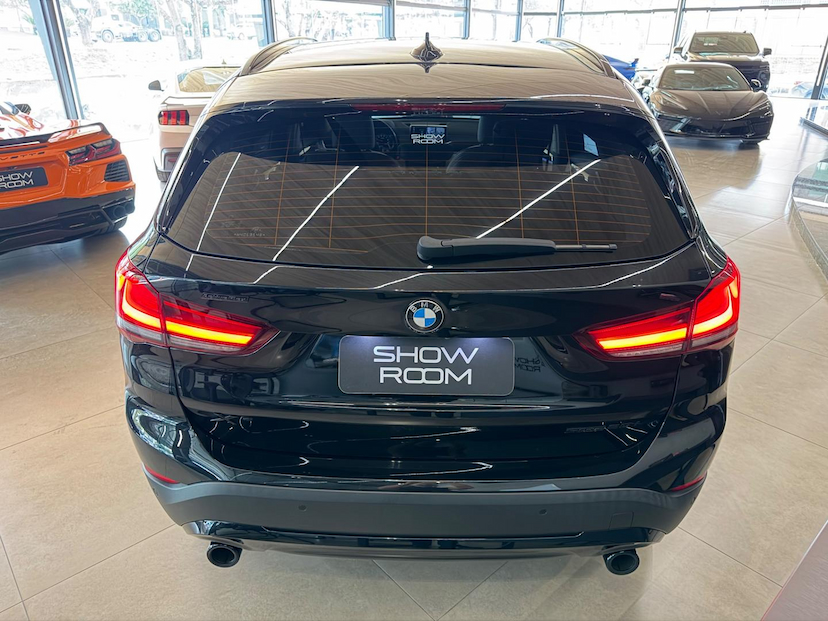 Foto do veículo BMW X1  S20I ACTIVEFLEX 2022 36.900 KM 165.000,00