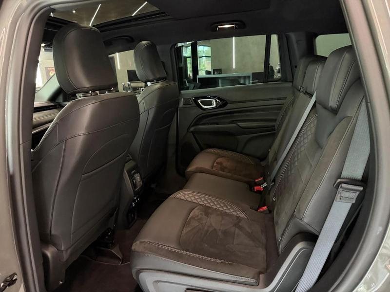Foto do veículo JEEP COMMANDER COMMANDER BLACKHAWK 2025 18.288 KM 220.000,00