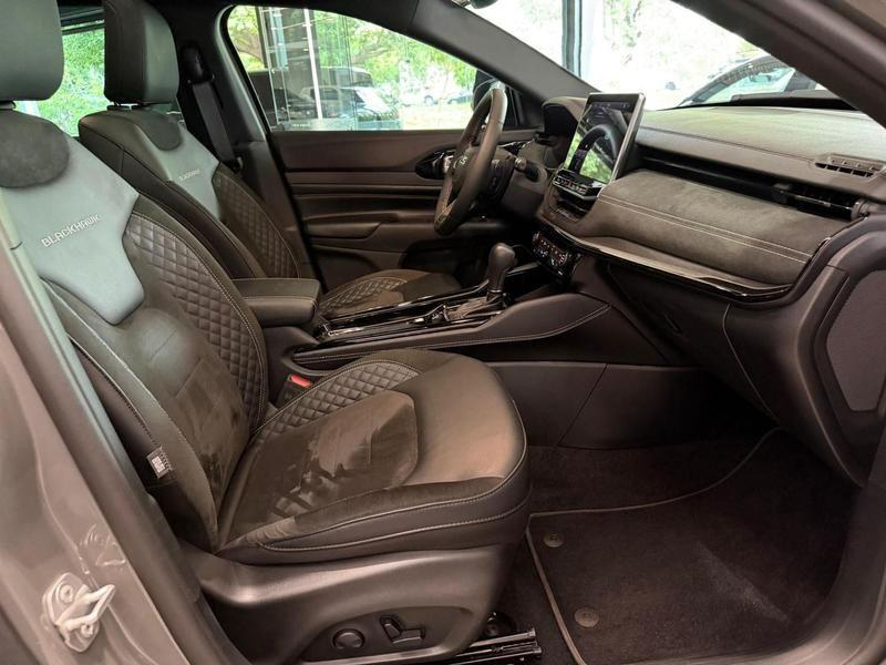 Foto do veículo JEEP COMMANDER COMMANDER BLACKHAWK 2025 18.288 KM 220.000,00